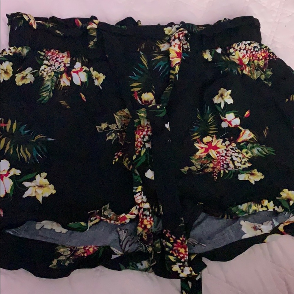 Black floral shorts ! Never worn from fashion nova